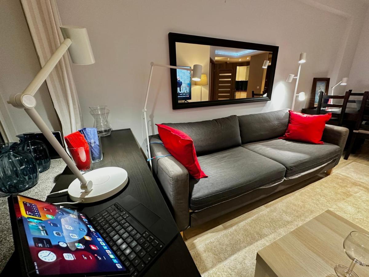 Decor 3 Metro Fast Wifi 1Gbs 80'Tv Hbo Disney Appletv Варшава Экстерьер фото