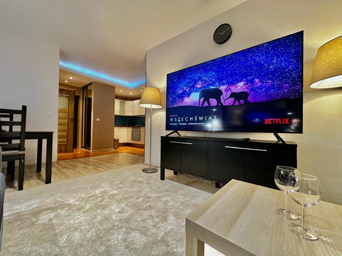 Decor 3 Metro Fast Wifi 1Gbs 80'Tv Hbo Disney Appletv Варшава Экстерьер фото
