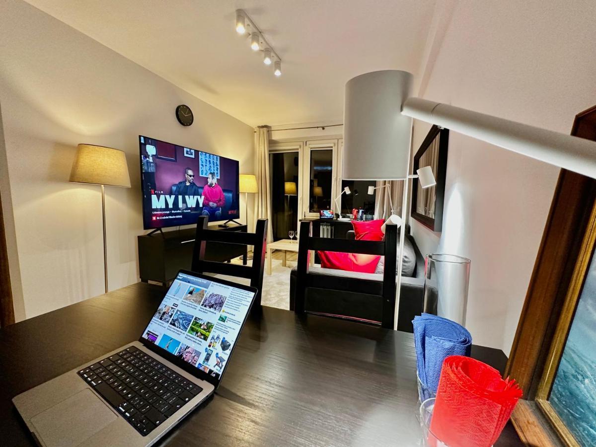 Decor 3 Metro Fast Wifi 1Gbs 80'Tv Hbo Disney Appletv Варшава Экстерьер фото